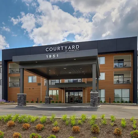 Courtyard Lexington South/Hamburg Place
